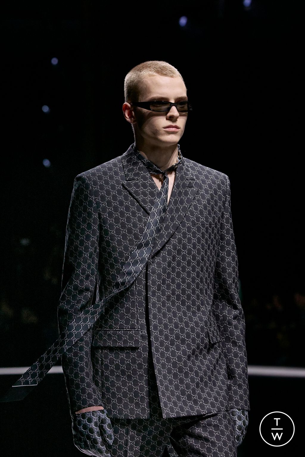 Fashion Week Milan Fall/Winter 2024 look 43 de la collection Gucci menswear accessories