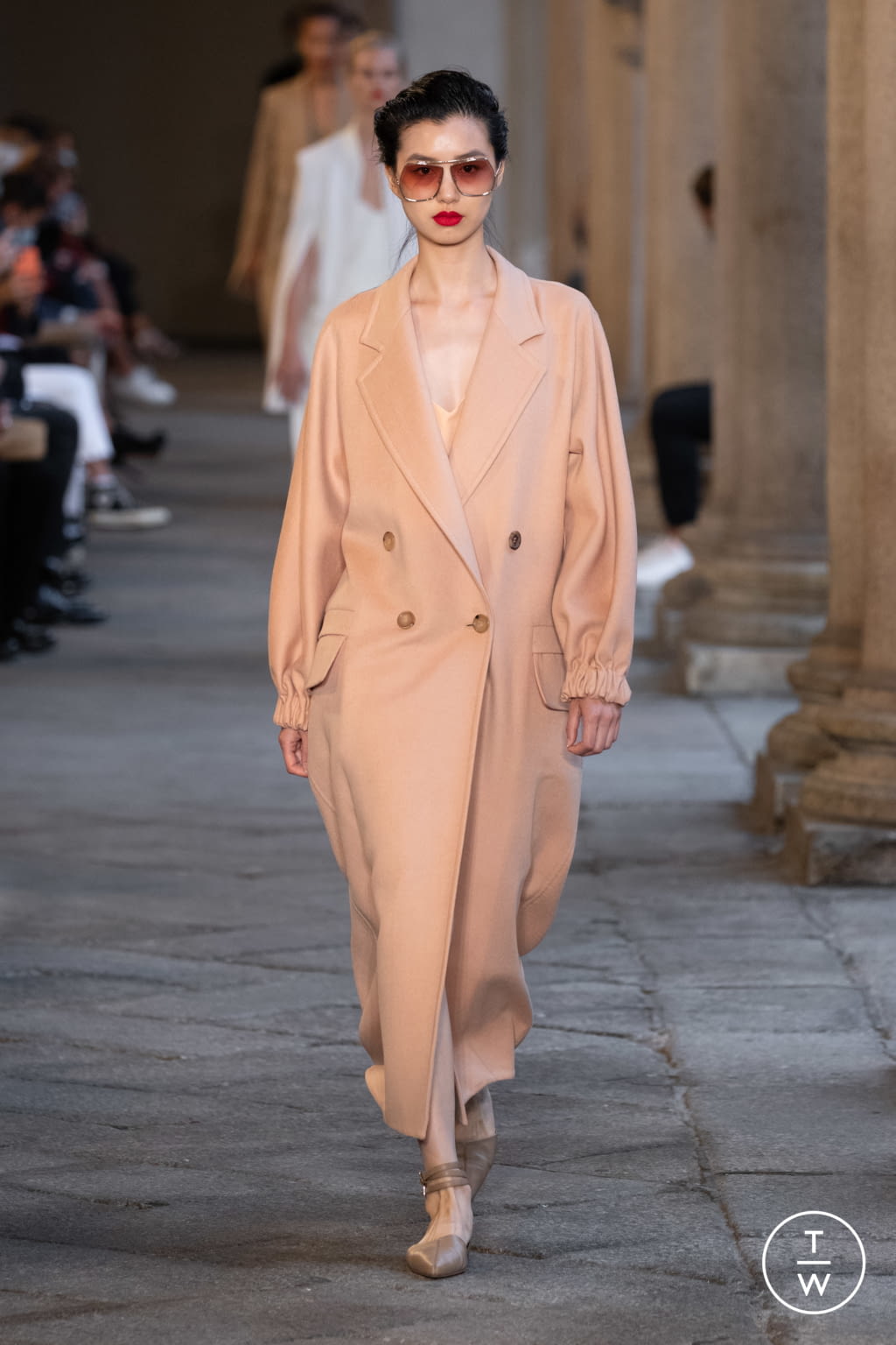 Fashion Week Milan Spring/Summer 2021 look 15 from the Max Mara collection 女装
