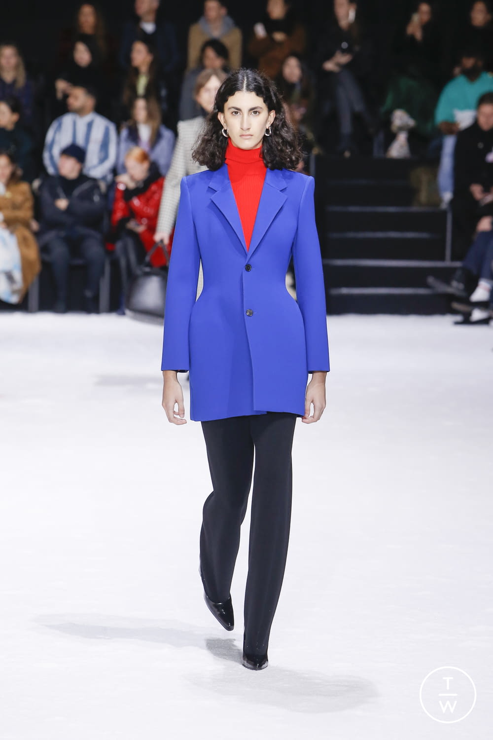 Fashion Week Paris Fall/Winter 2018 look 15 from the Balenciaga collection womenswear