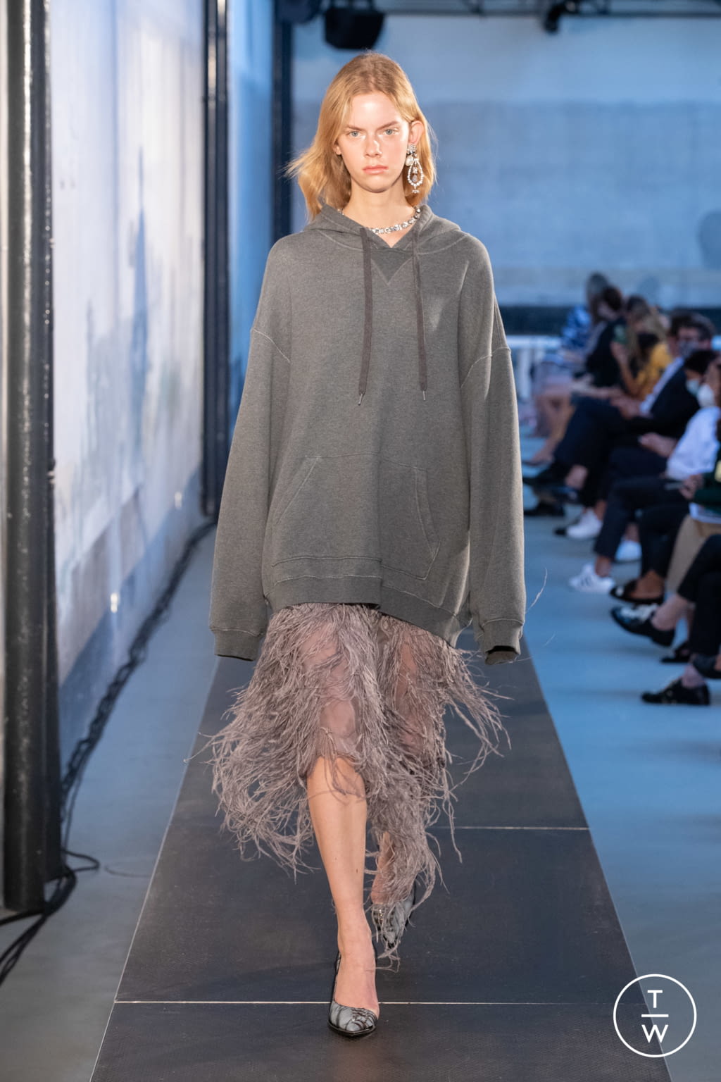 Fashion Week Milan Spring/Summer 2021 look 15 de la collection N°21 womenswear