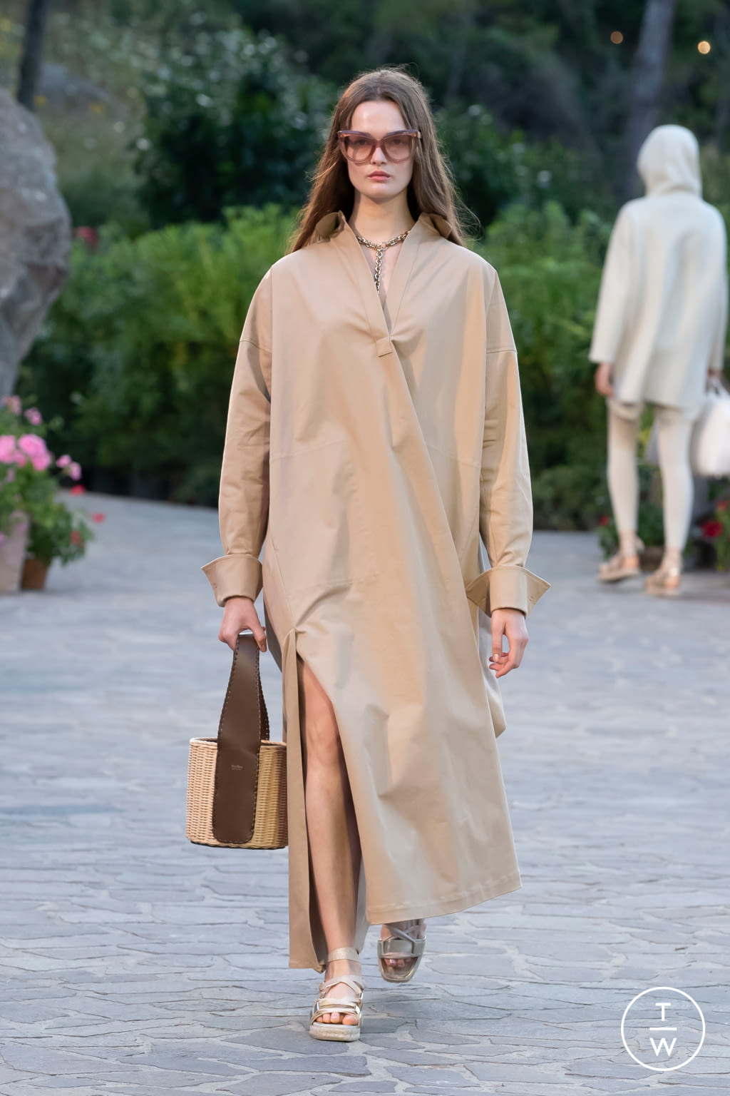 Fashion Week Milan Resort 2022 look 15 from the Max Mara collection womenswear