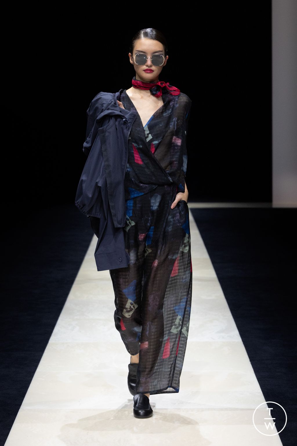 Fashion Week Milan Spring/Summer 2025 look 15 from the Emporio Armani collection womenswear