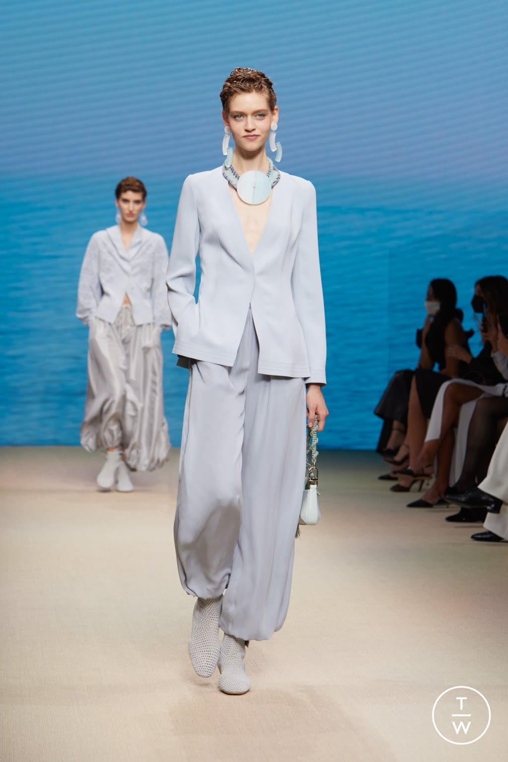 Fashion Week Milan Spring/Summer 2022 look 15 from the Giorgio Armani collection womenswear