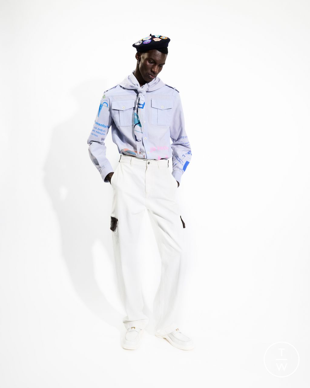 Fashion Week Paris Spring/Summer 2026 look 15 de la collection Marine Serre menswear