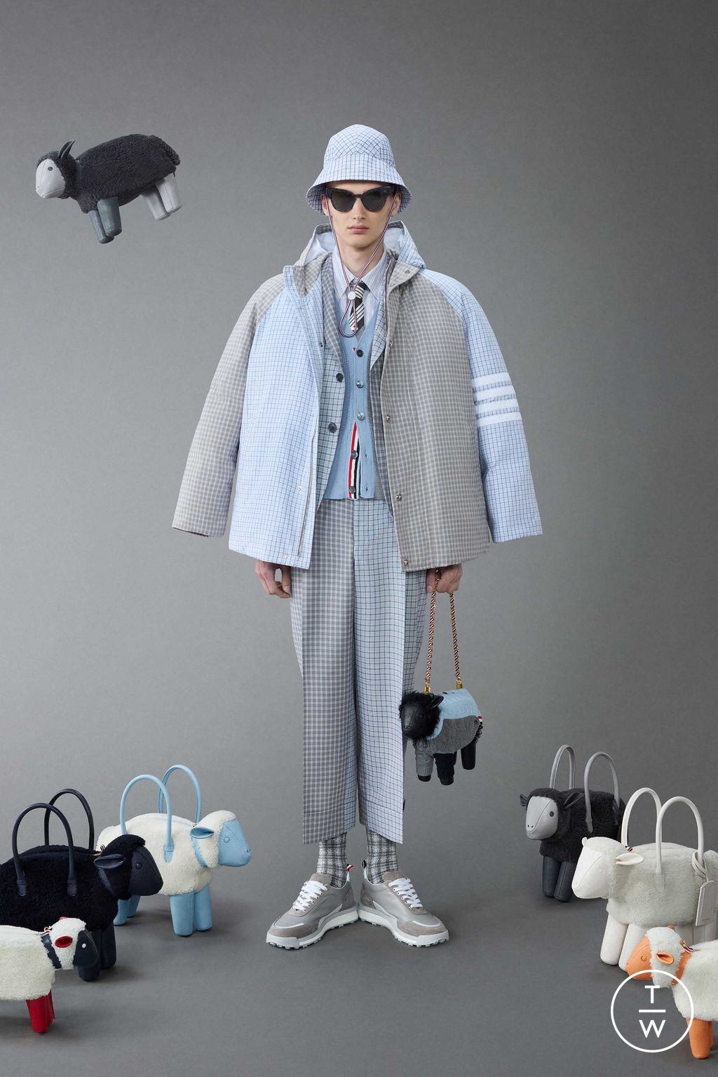 Fashion Week New York Resort 2024 look 15 from the Thom Browne collection 男装