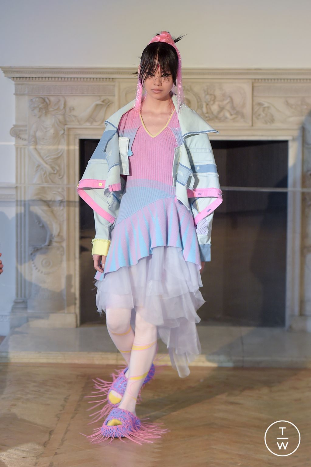Fashion Week London Fall/Winter 2023 look 15 from the Chau Rising collection 女装