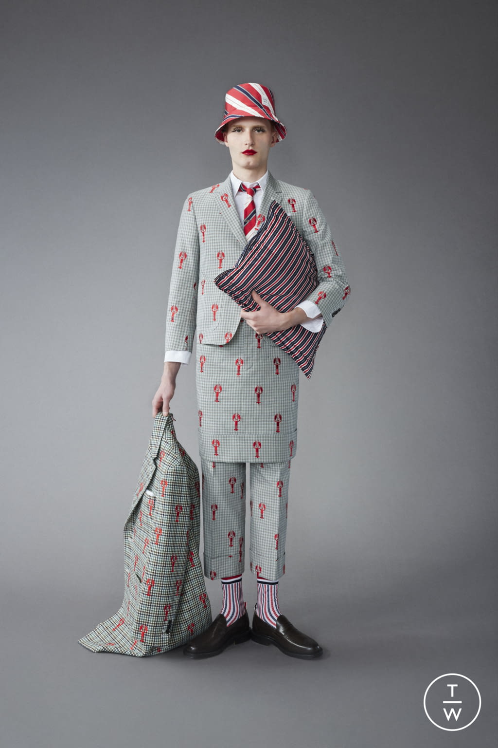 Fashion Week Paris Pre-Fall 2022 look 17 from the Thom Browne collection menswear