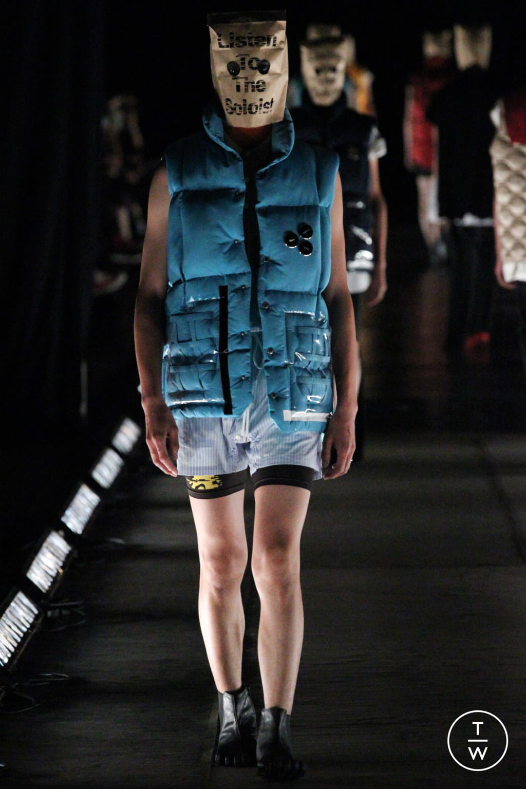 Fashion Week Paris Spring/Summer 2022 look 15 from the Takahiromiyashita The Soloist collection 女装