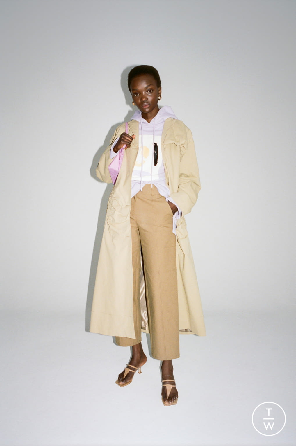 Fashion Week London Resort 2021 look 15 from the Rejina Pyo collection 女装