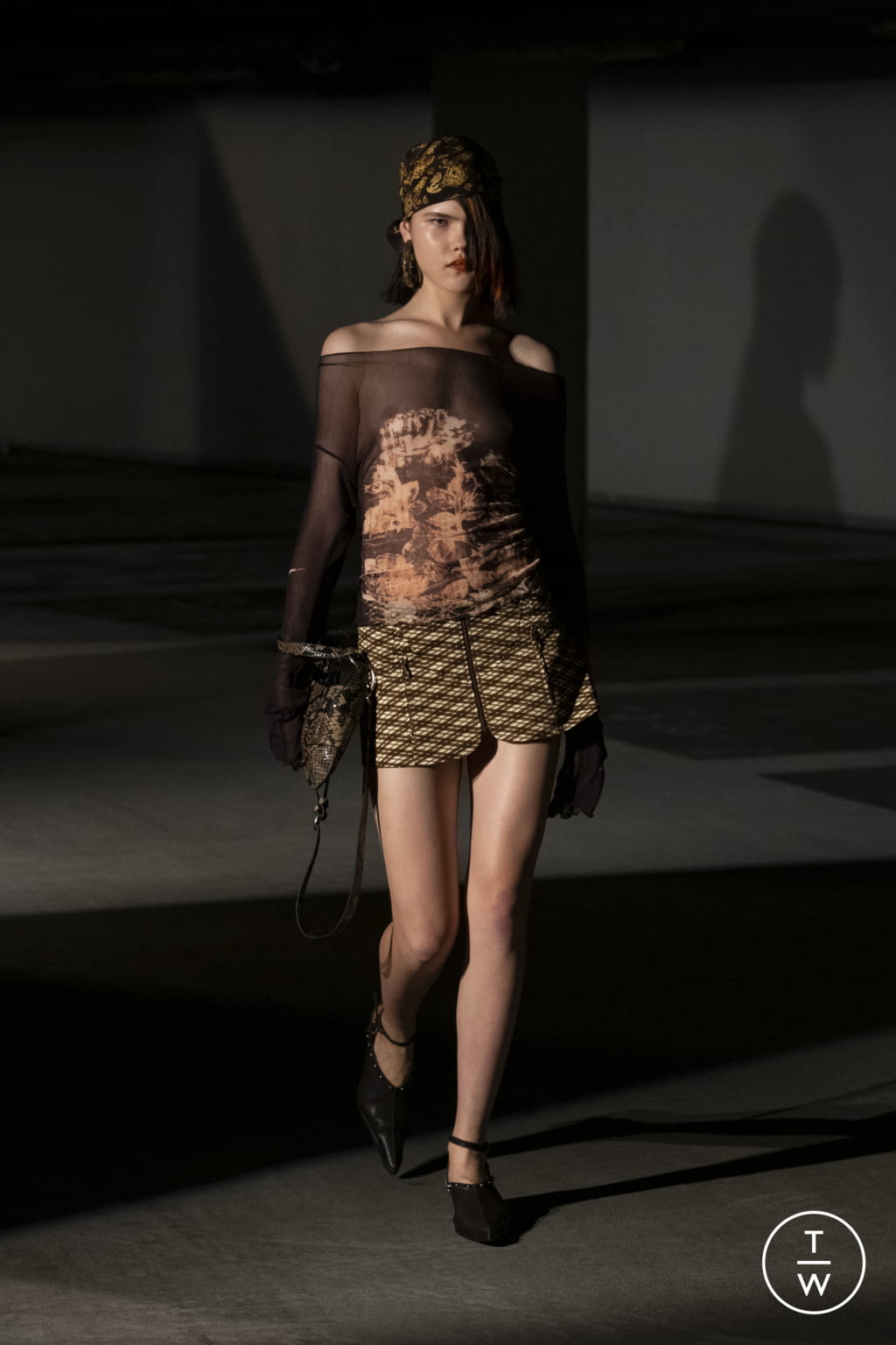 Fashion Week London Spring/Summer 2022 look 15 from the KNWLS collection 女装
