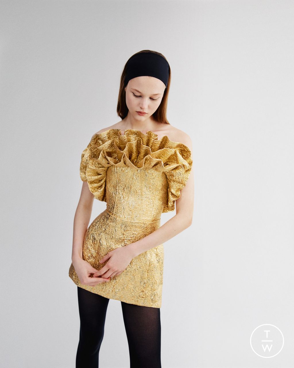 Fashion Week New York Resort 2025 look 15 from the AKNVAS collection womenswear