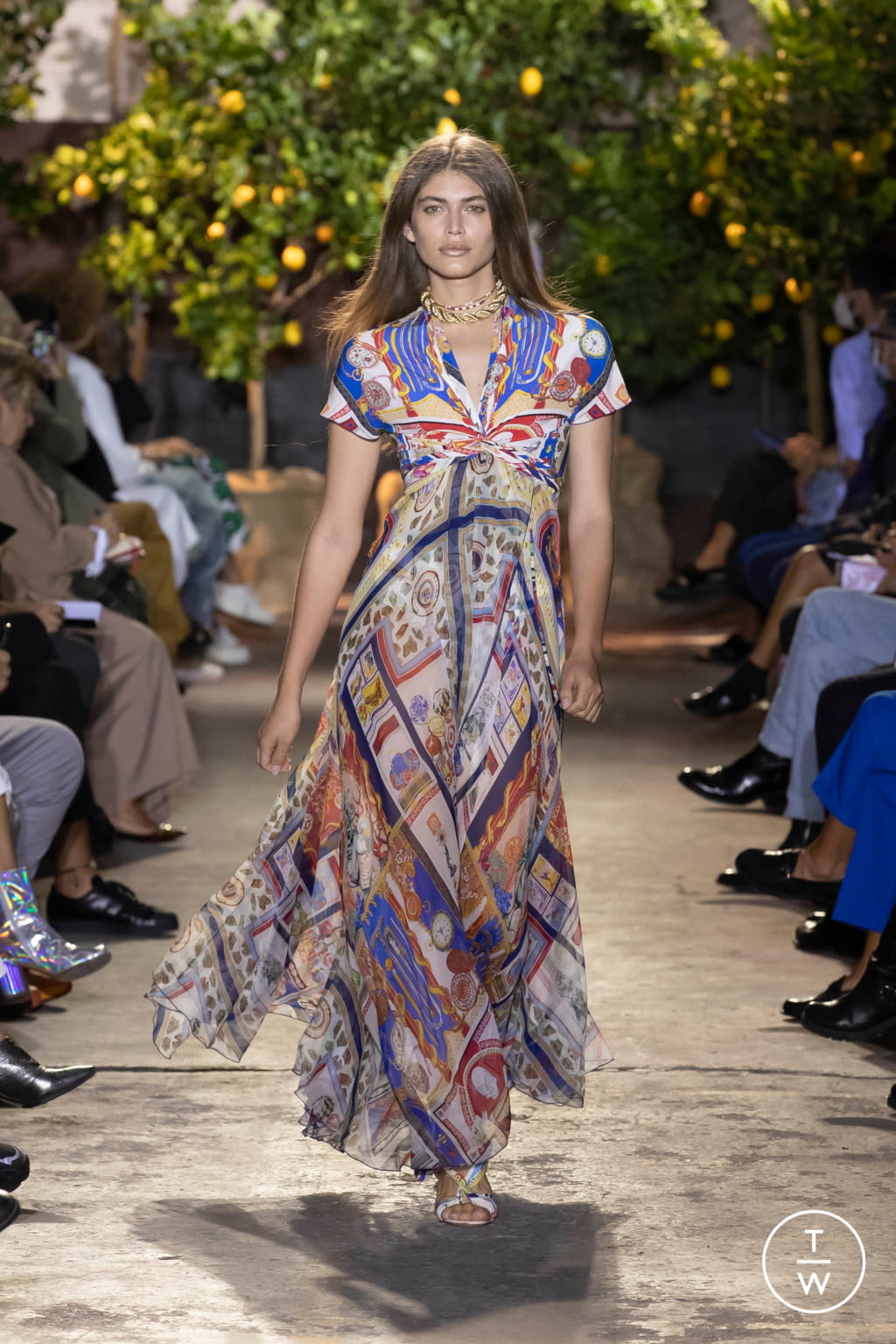 Fashion Week Milan Spring/Summer 2021 look 15 from the Etro collection 女装