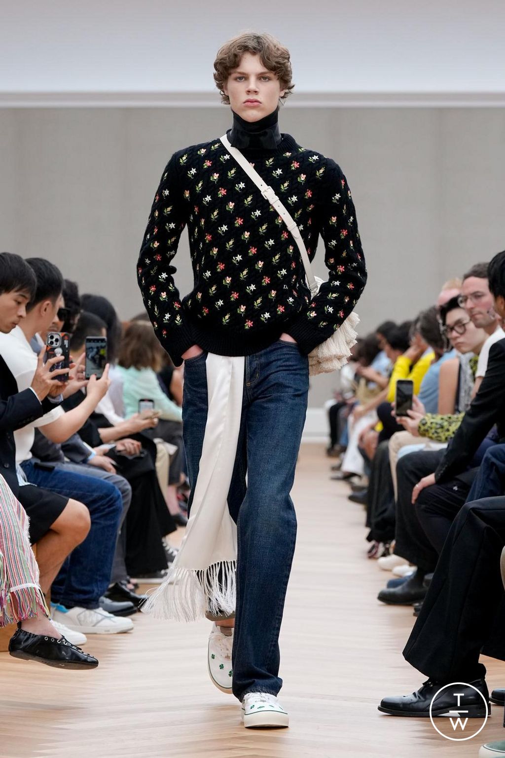Fashion Week Paris Spring/Summer 2026 look 15 from the Dior Homme collection 男装