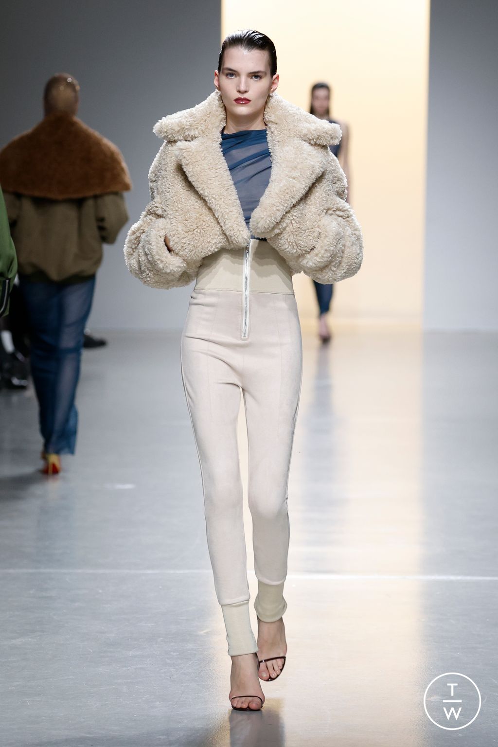 Fashion Week Paris Fall/Winter 2024 look 15 de la collection Atlein womenswear