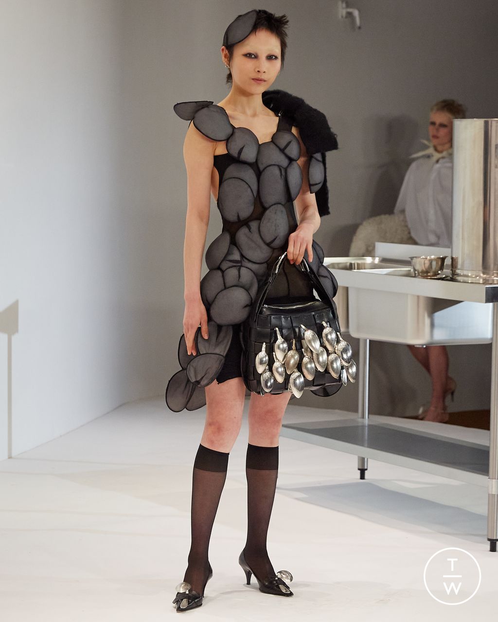 Fashion Week Paris Fall/Winter 2023 look 15 de la collection Hodakova womenswear