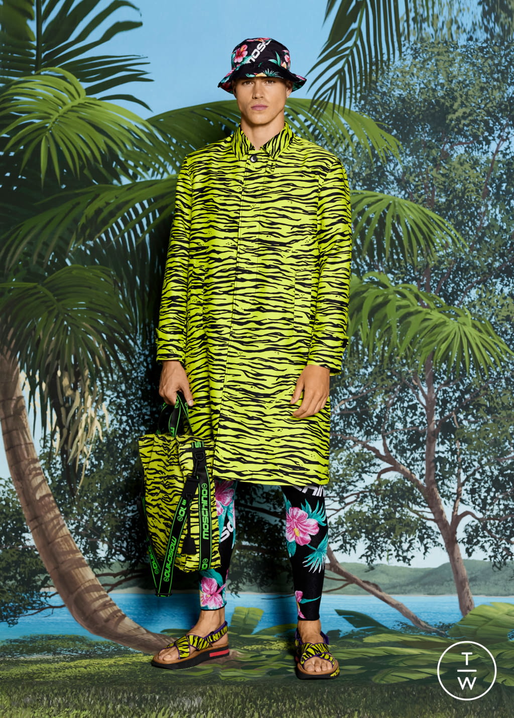 Fashion Week Milan Resort 2022 look 15 from the Moschino collection menswear