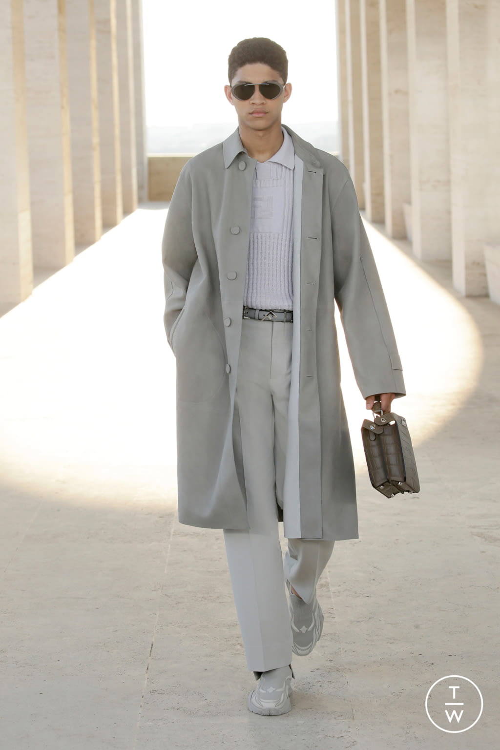 Fashion Week Milan Spring/Summer 2022 look 15 from the Fendi collection 男装