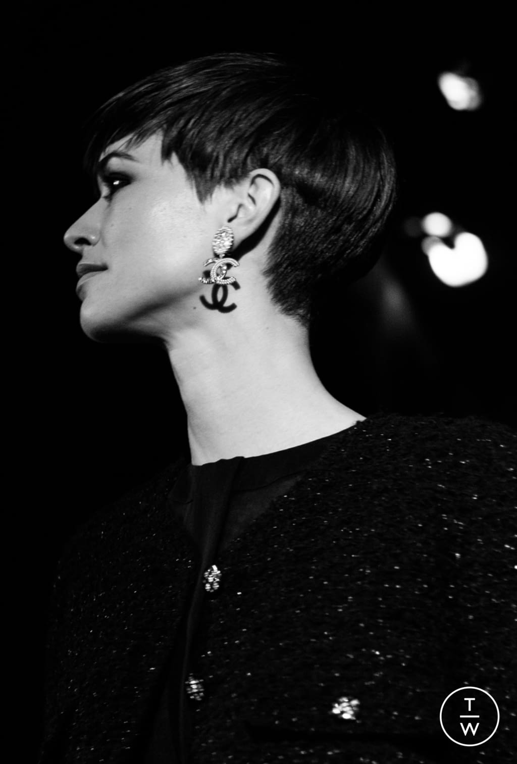 Fashion Week Paris Fall/Winter 2021 look 15 from the Chanel collection womenswear accessories