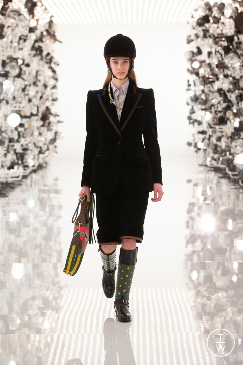 Fashion Week Milan Fall/Winter 2021 look 15 from the Gucci collection 女装
