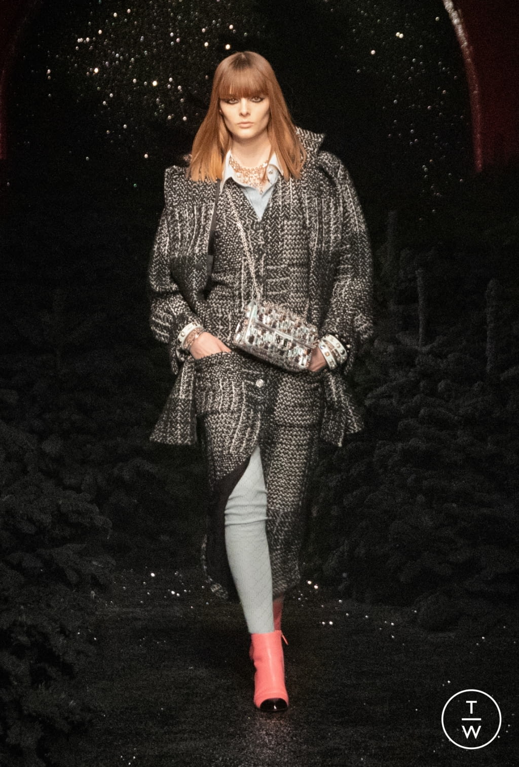 Fashion Week Paris Fall/Winter 2021 look 15 de la collection Chanel womenswear