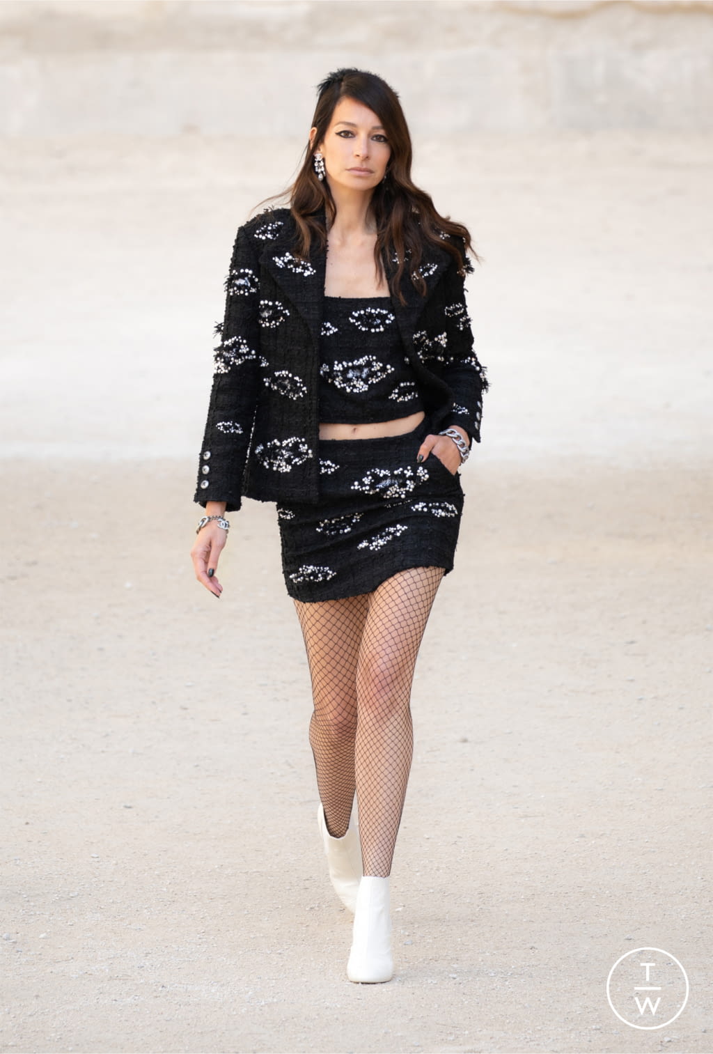Fashion Week Paris Resort 2022 look 15 from the Chanel collection 女装