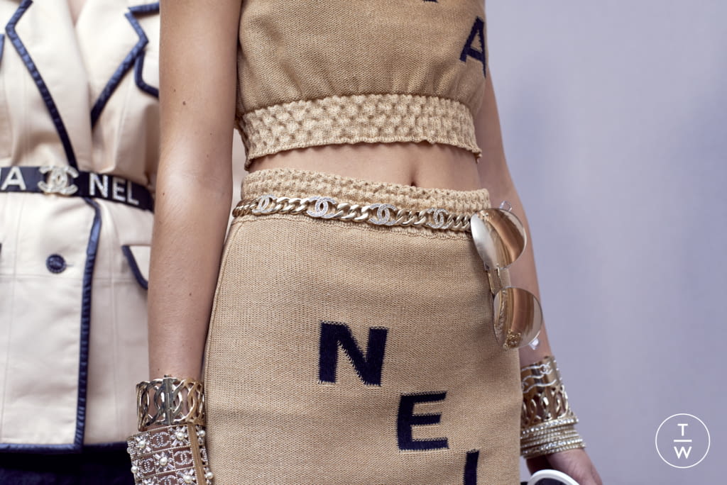 Fashion Week Paris Spring/Summer 2019 look 14 from the Chanel collection womenswear accessories