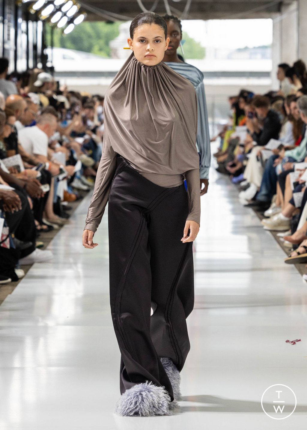 Fashion Week Paris Spring/Summer 2024 look 148 from the IFM PARIS collection 男装