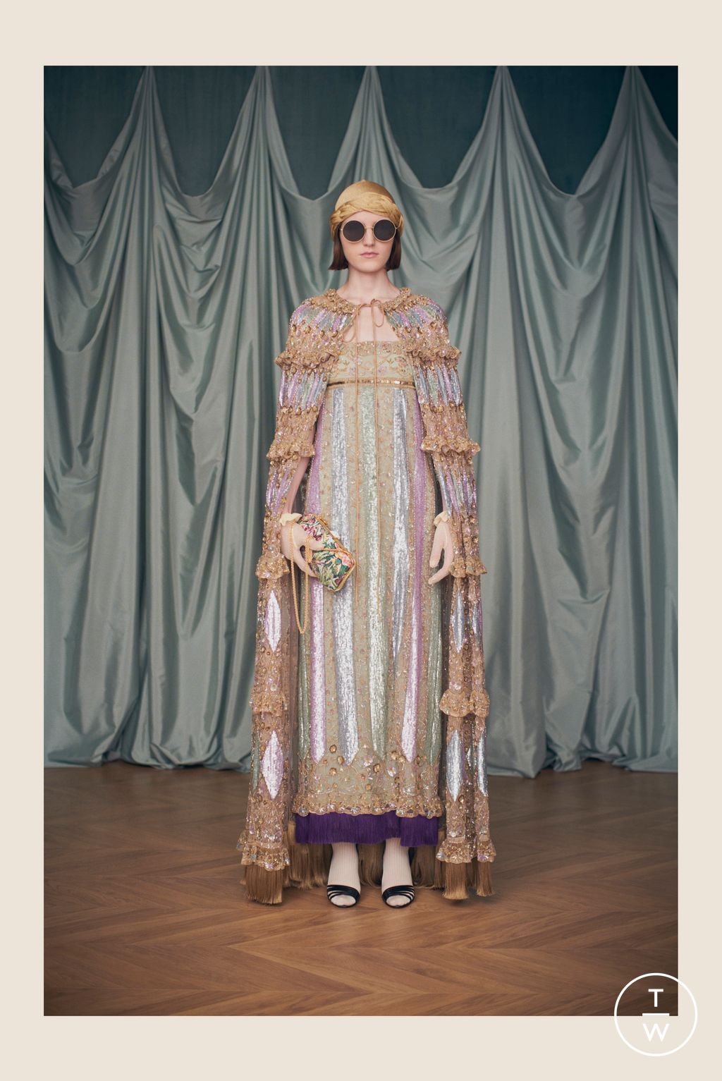 Fashion Week Paris Resort 2025 look 151 from the Valentino collection 女装