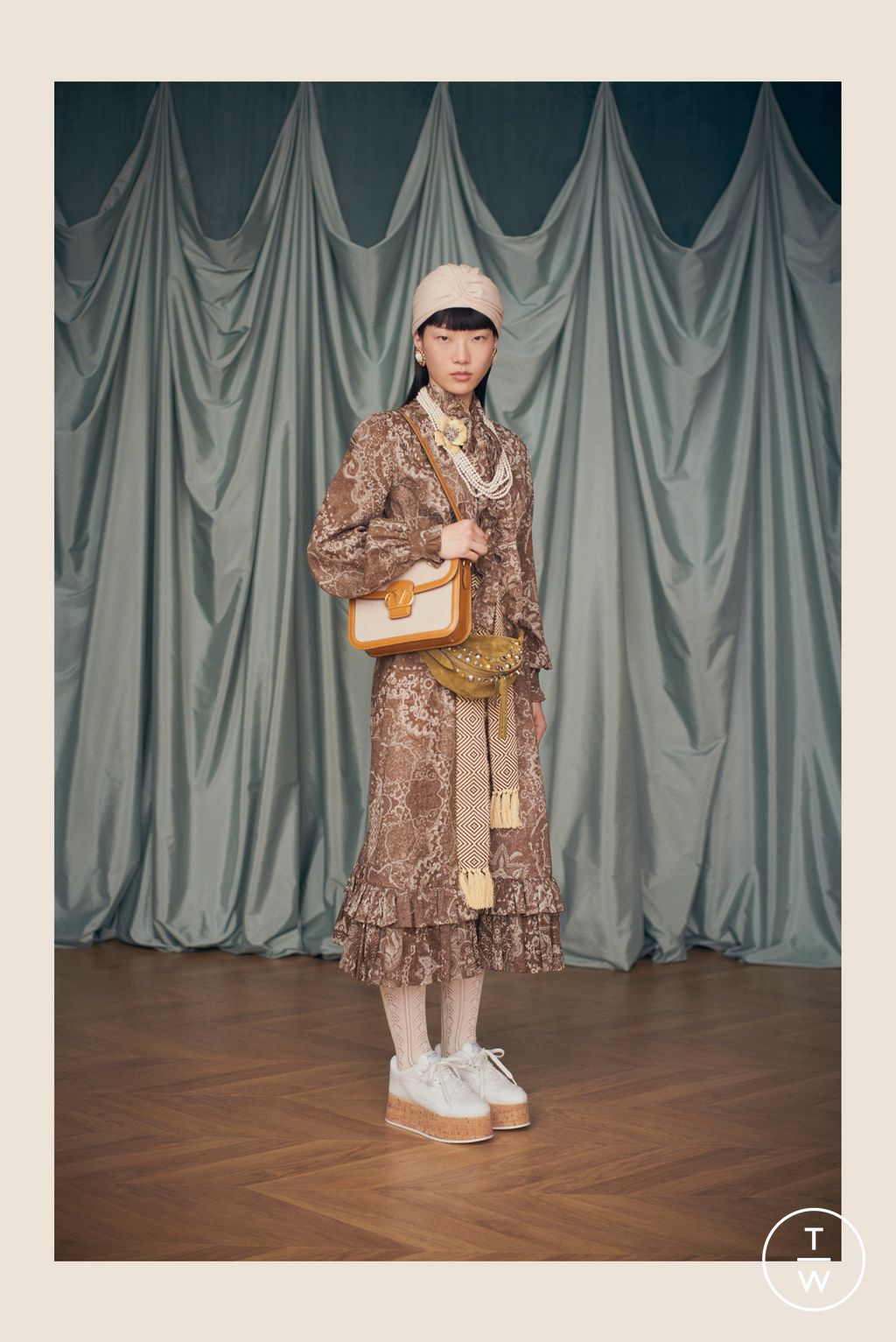 Fashion Week Paris Resort 2025 look 152 from the Valentino collection womenswear