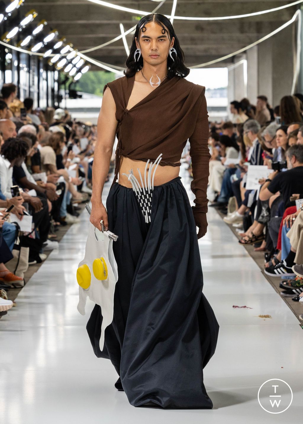 Fashion Week Paris Spring/Summer 2024 look 156 de la collection IFM PARIS menswear