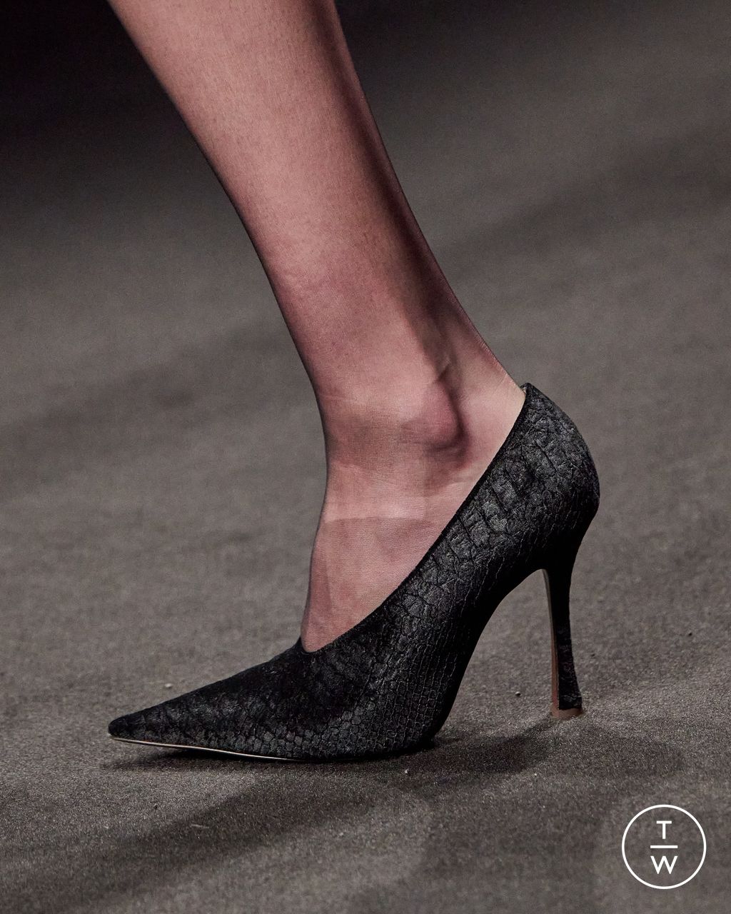 Fashion Week Milan Fall/Winter 2025 look 75 from the Roberto Cavalli collection womenswear accessories