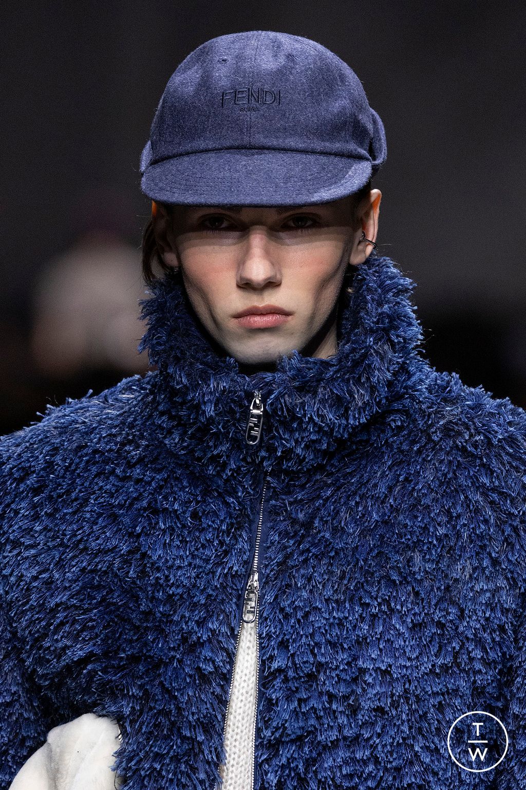 Fashion Week Paris Fall/Winter 2024 look 86 from the Fendi collection 男装配饰