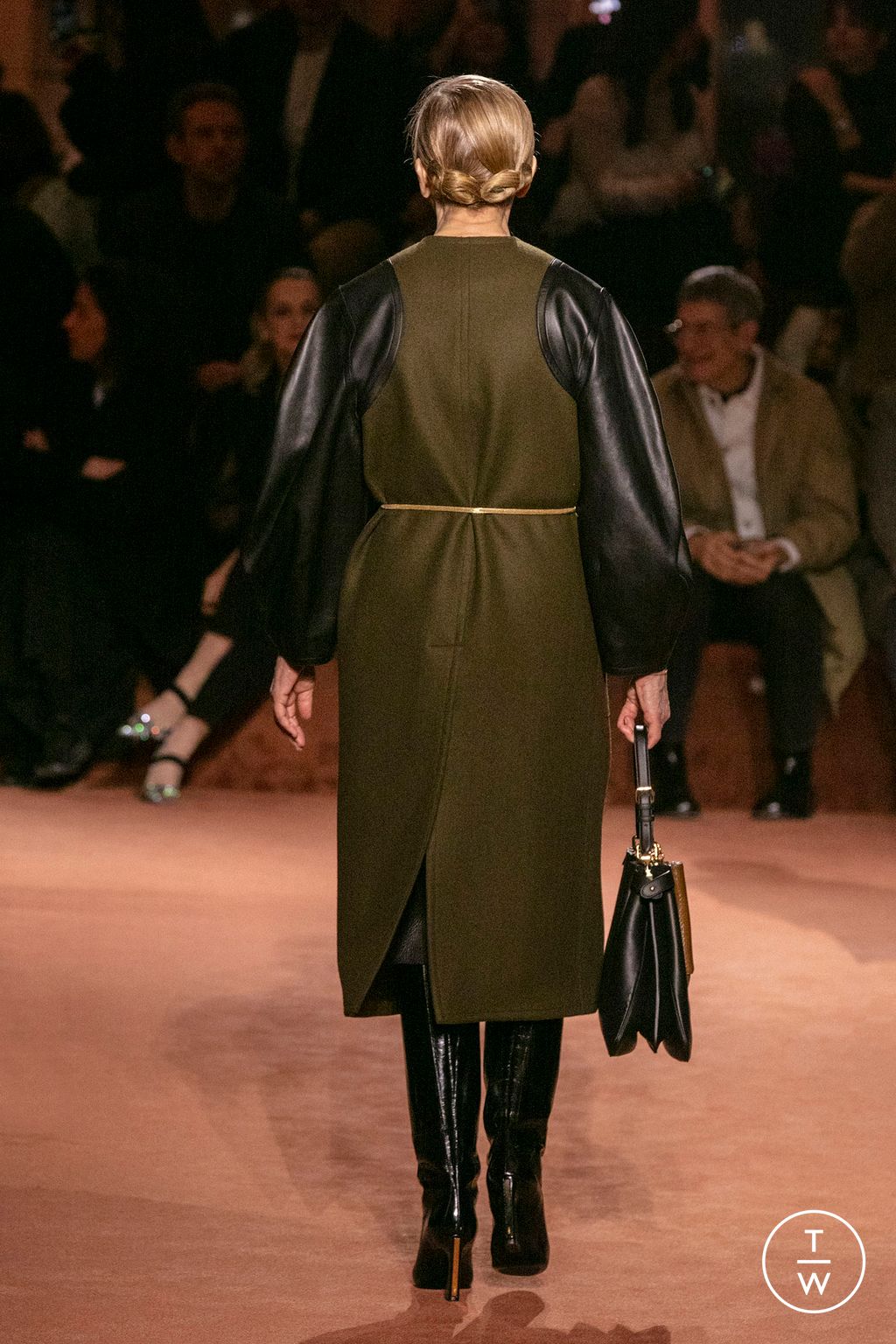 Fashion Week Milan Fall/Winter 2025 look 45 from the Fendi collection womenswear accessories