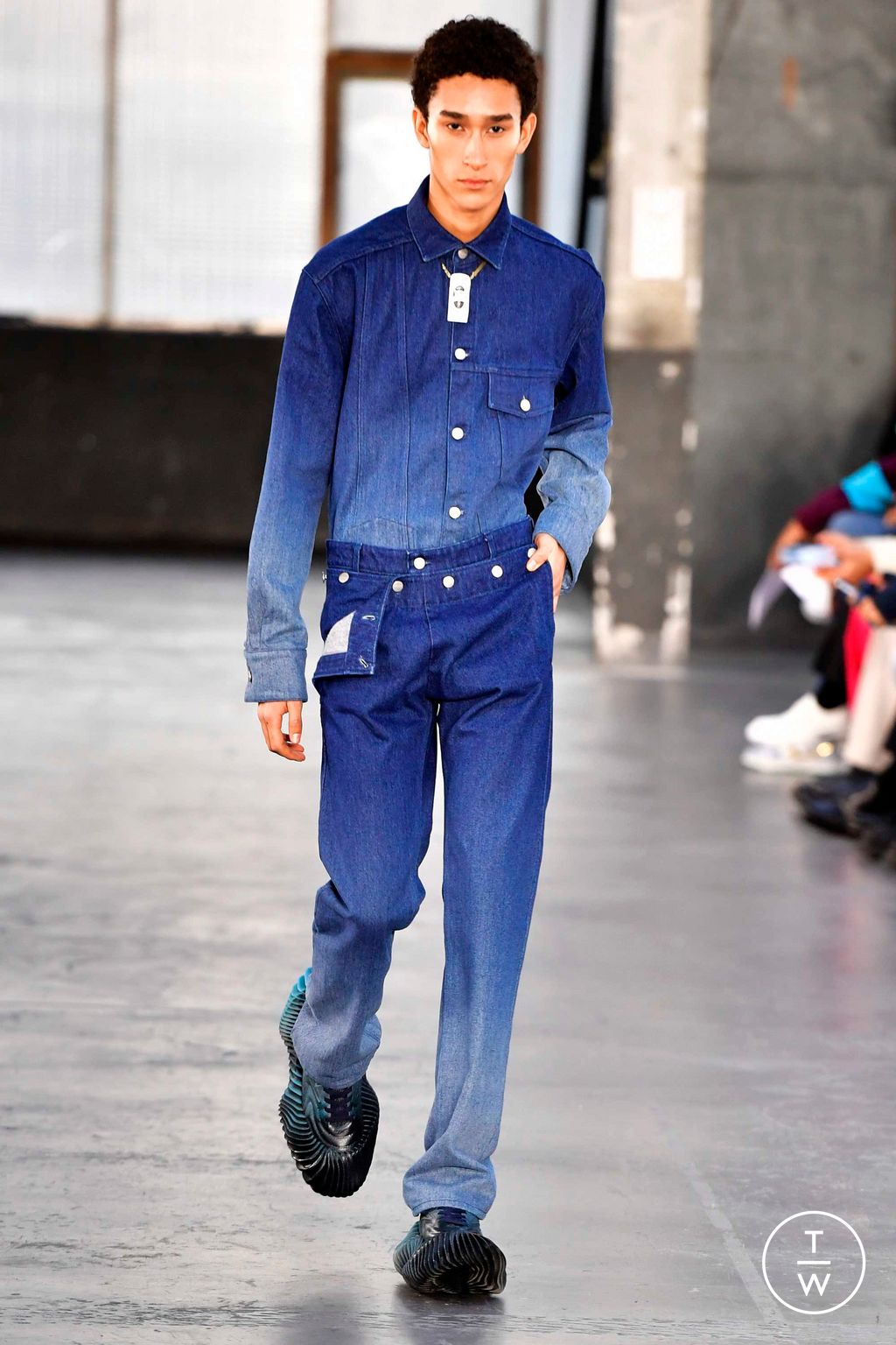 Fashion Week Paris Fall/Winter 2023 look 30 from the Botter collection menswear