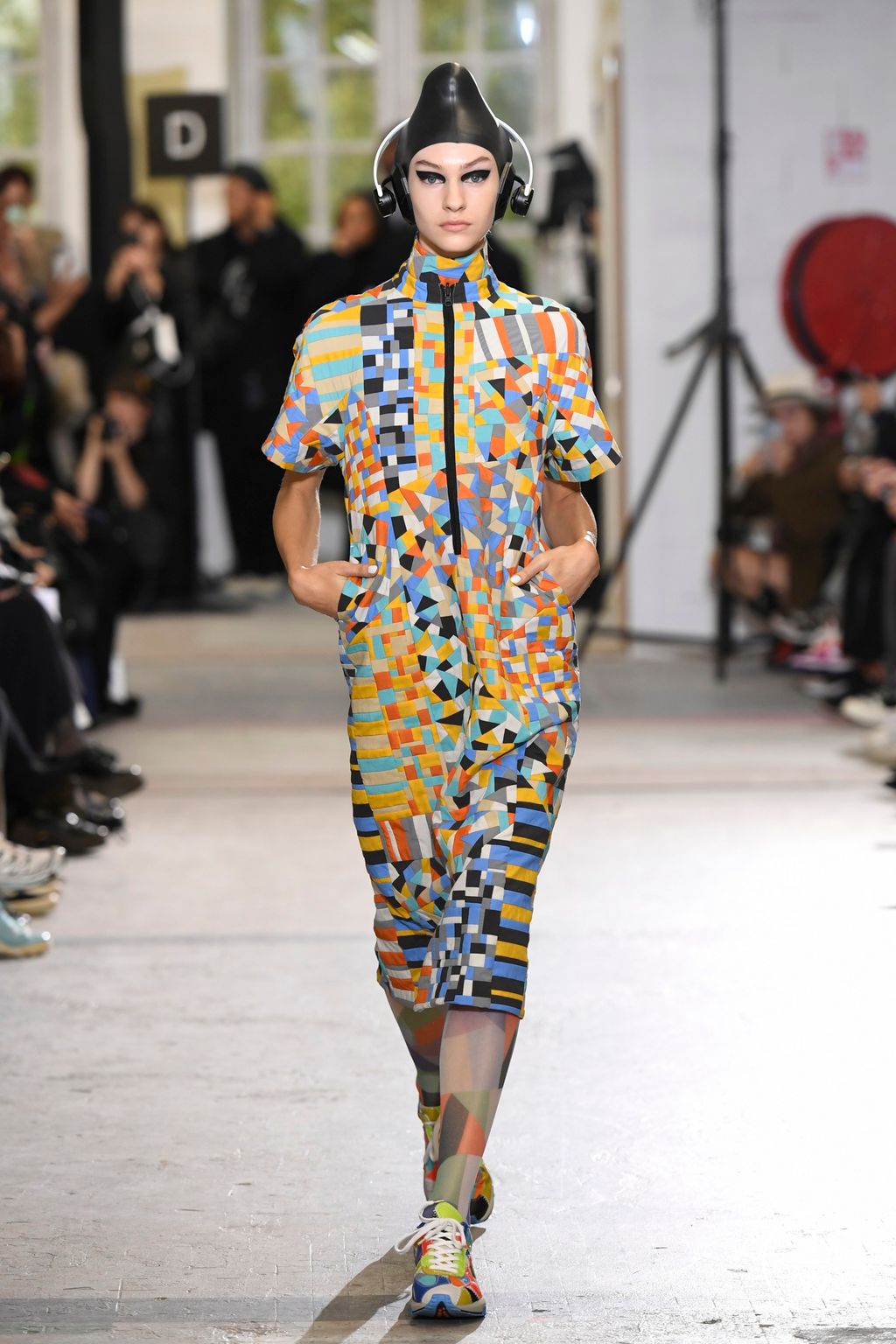 Fashion Week Paris Spring/Summer 2023 look 2 de la collection Anrealage womenswear