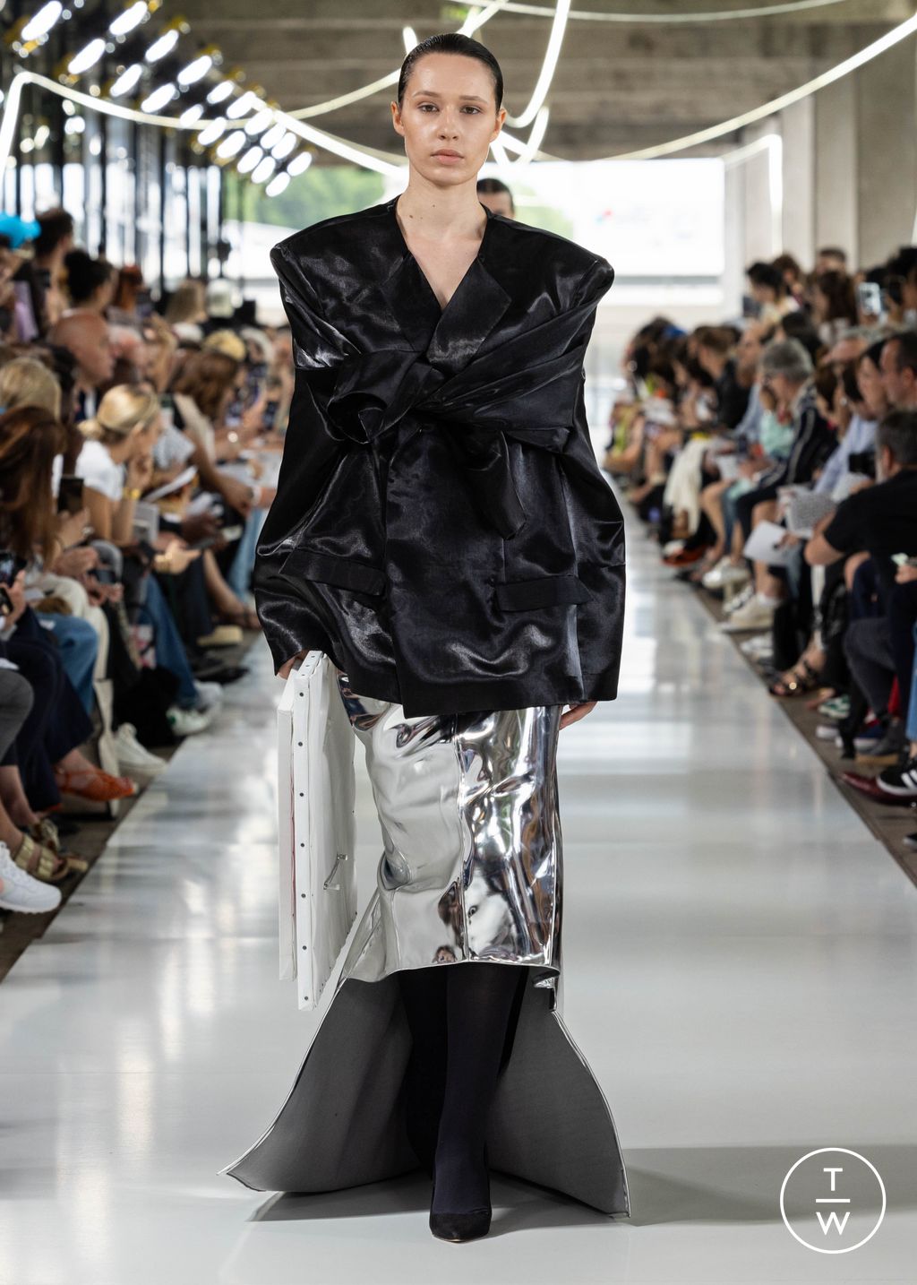 Fashion Week Paris Spring/Summer 2024 look 15 from the IFM PARIS collection 男装