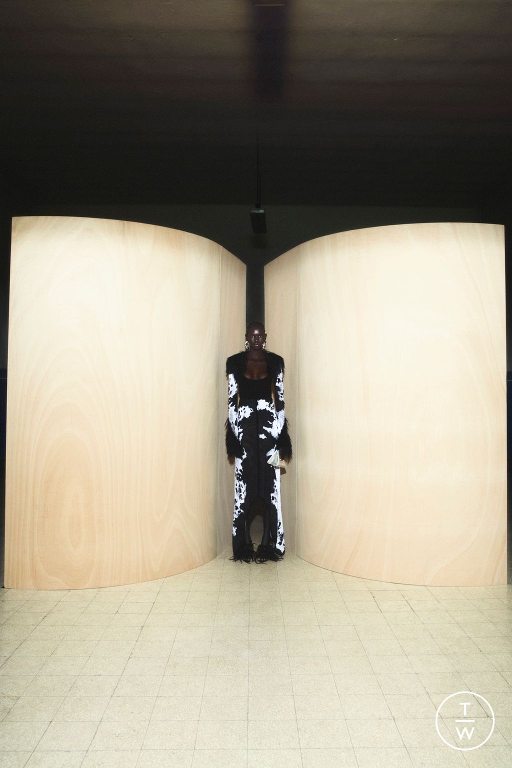 Fashion Week Milan Resort 2024 look 15 de la collection The Attico womenswear