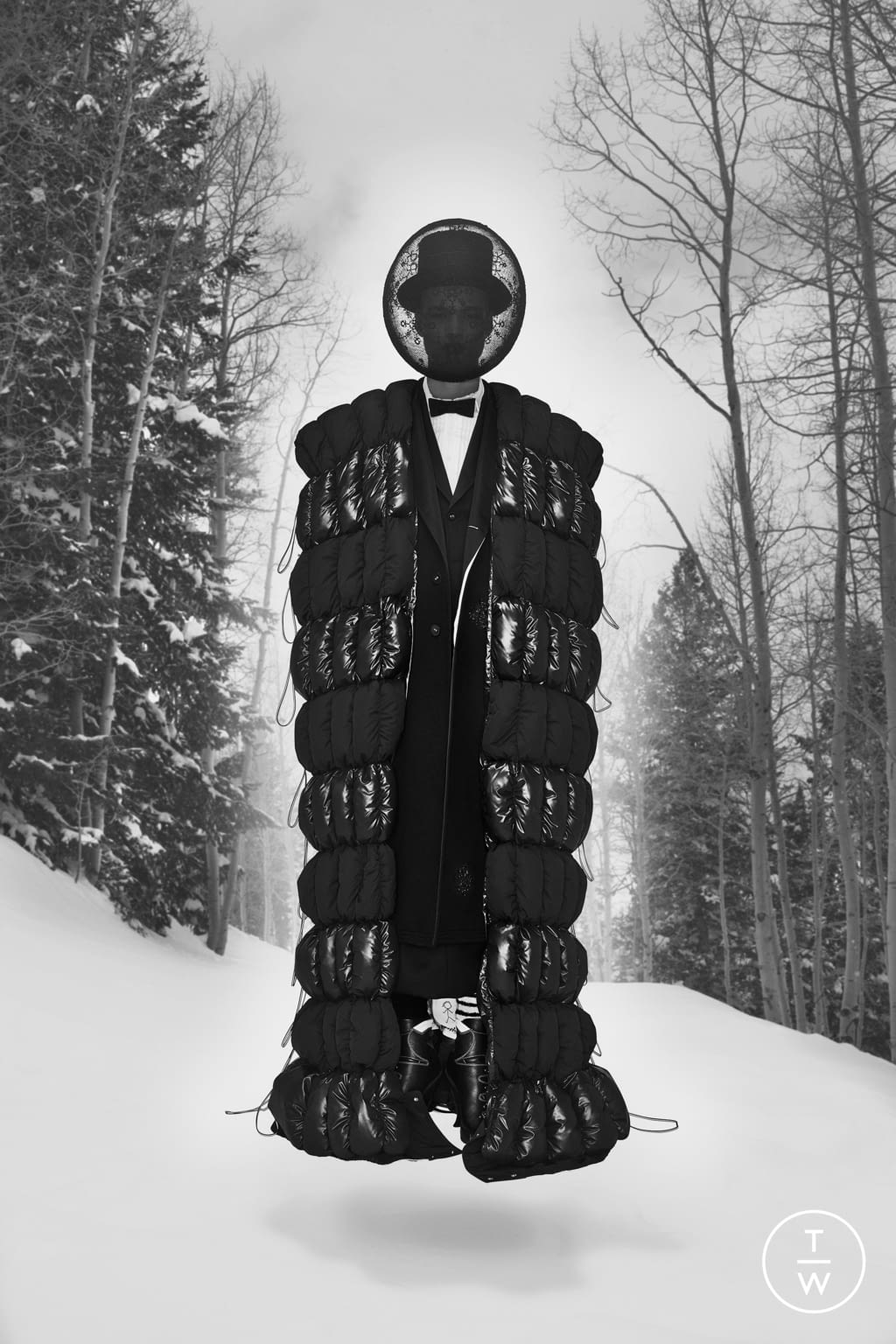 Fashion Week Paris Fall/Winter 2021 look 16 from the Thom Browne collection womenswear