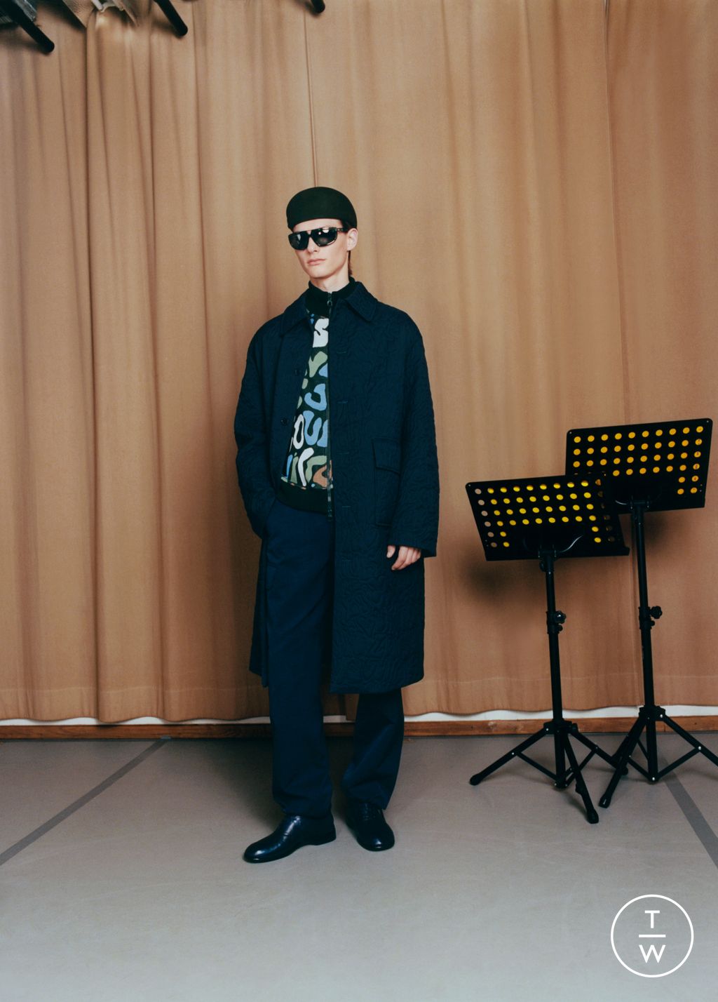 Fashion Week Paris Resort 2023 look 15 from the Louis Vuitton collection 男装