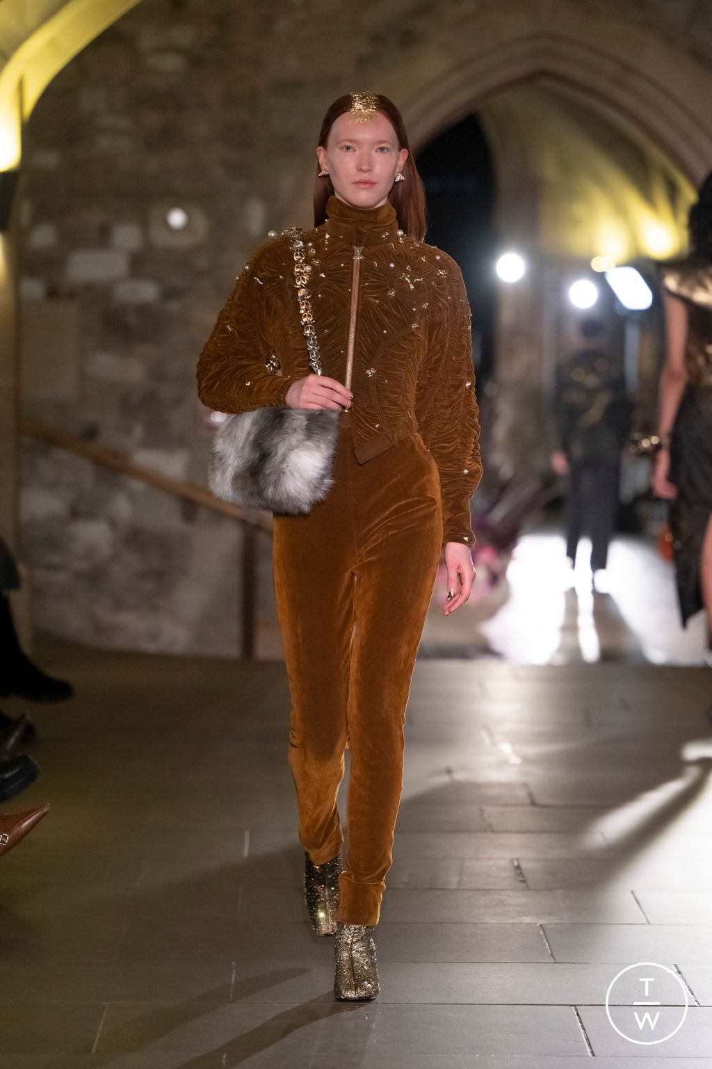 Fashion Week London Fall/Winter 2024 look 17 from the MITHRIDATE collection 女装