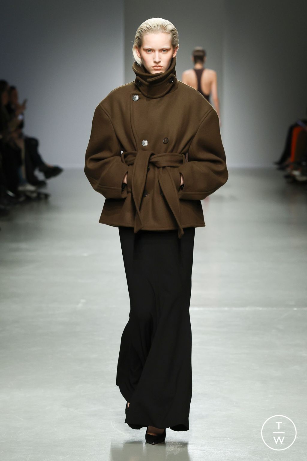 Fashion Week Paris Fall/Winter 2025 look 16 from the Atlein collection womenswear