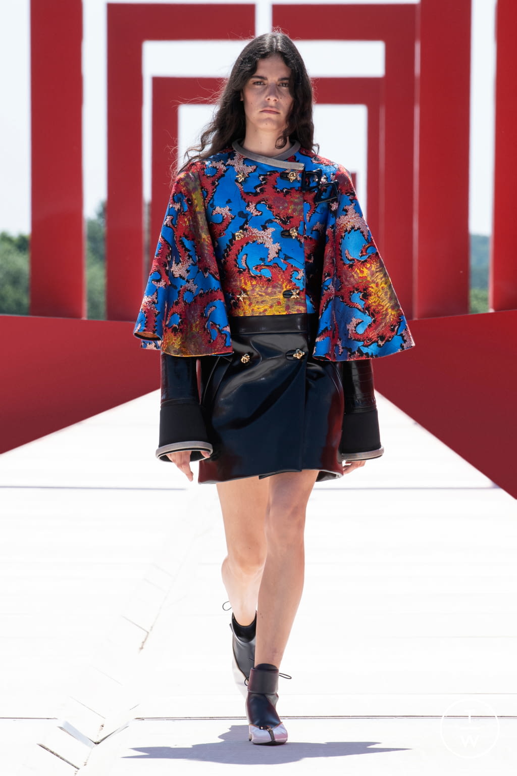 Fashion Week Paris Resort 2022 look 16 from the Louis Vuitton collection 女装