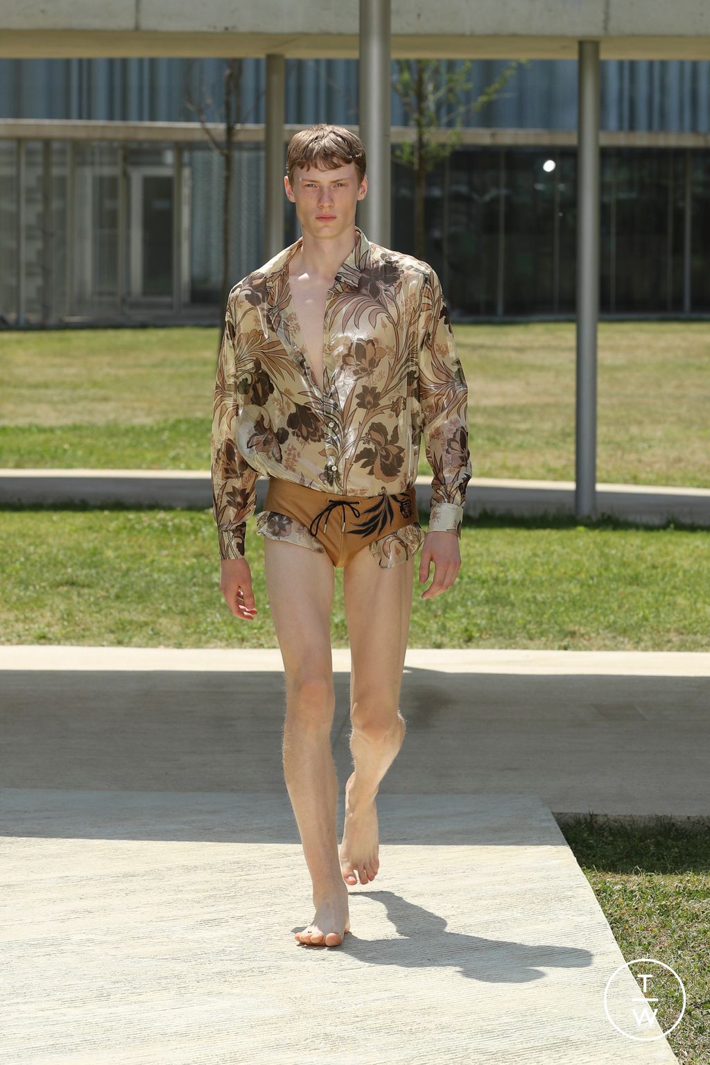 Fashion Week Milan Spring/Summer 2023 look 16 from the Etro collection 男装