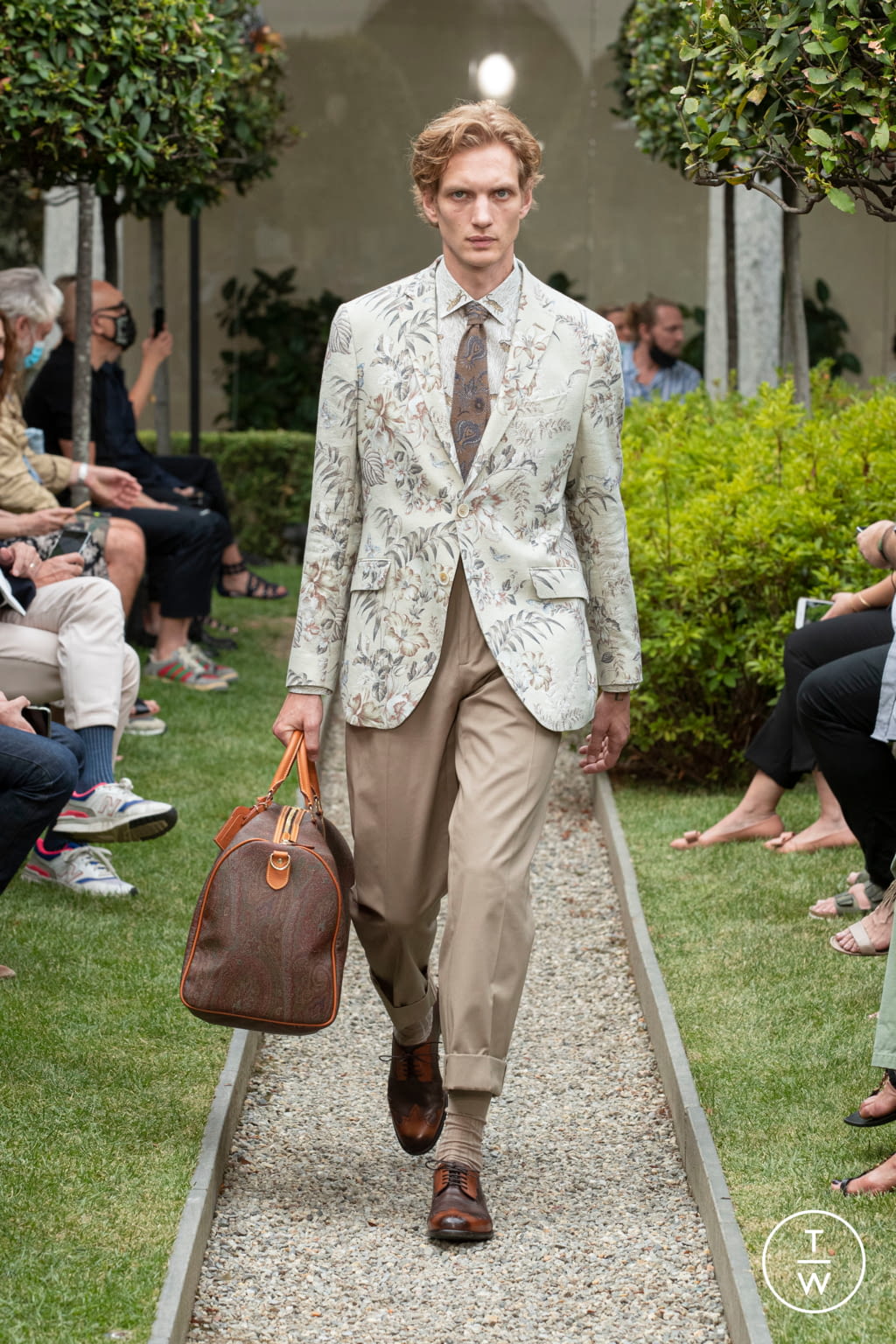 Fashion Week Milan Spring/Summer 2021 look 16 from the Etro collection menswear