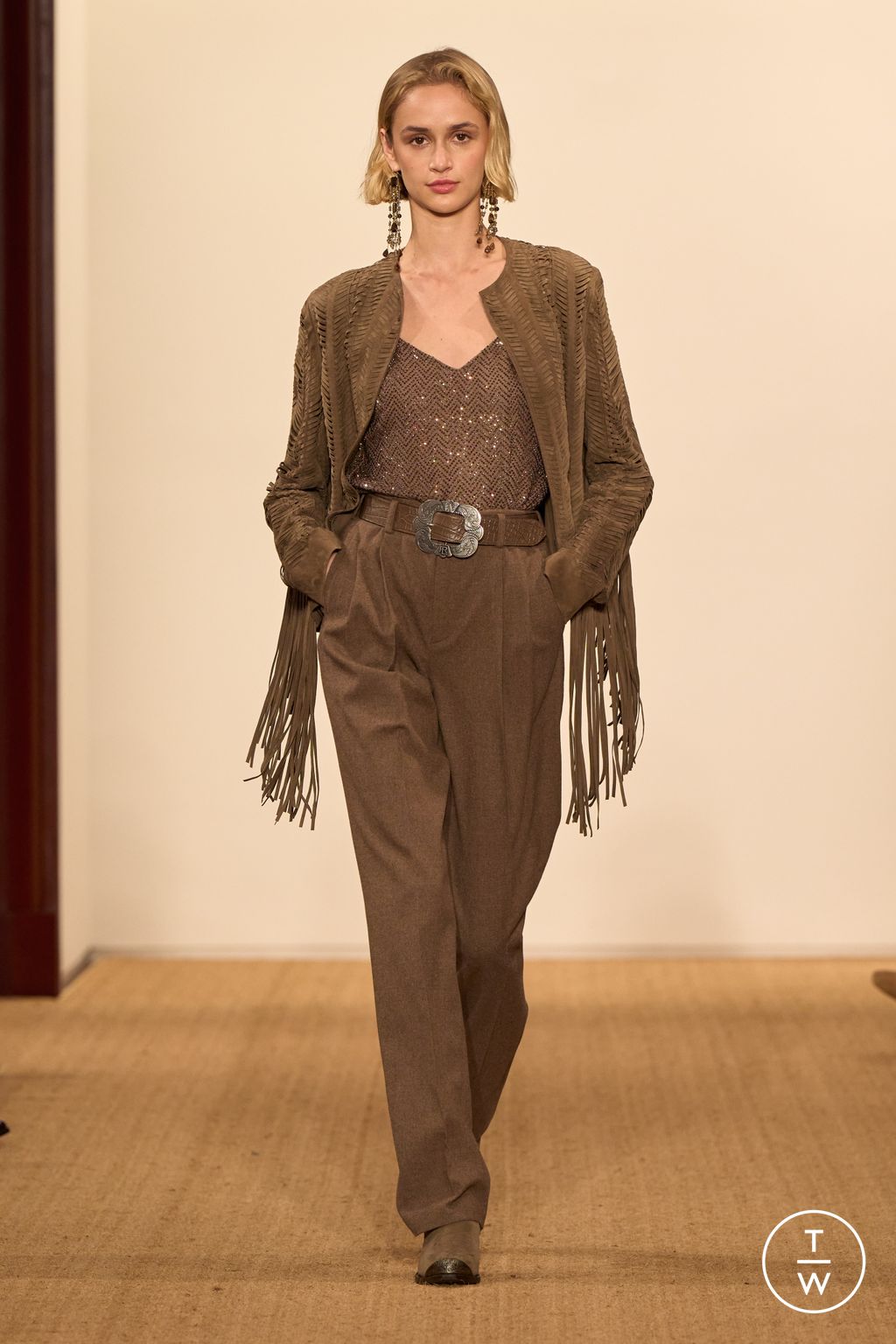 Fashion Week New York Fall/Winter 2024 look 16 from the Ralph Lauren collection 女装
