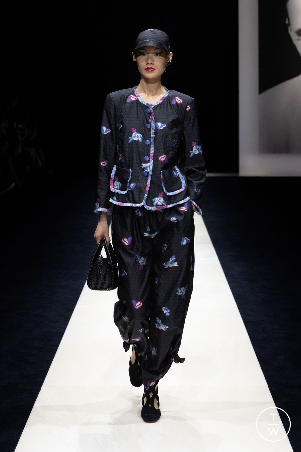 Fashion Week Milan Spring/Summer 2025 look 16 from the Emporio Armani collection womenswear