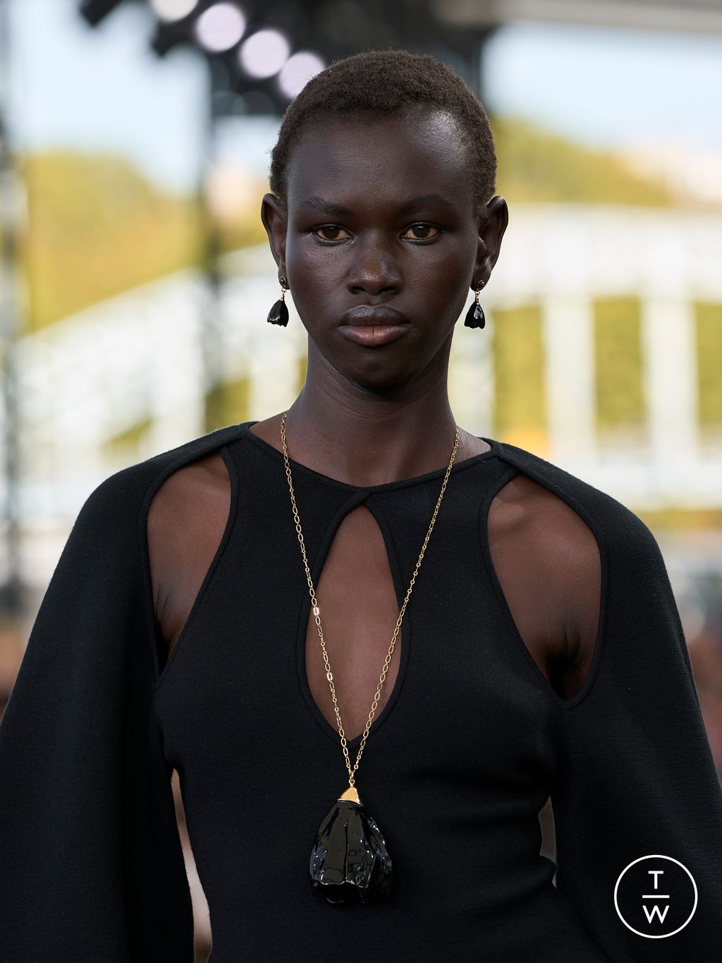 Fashion Week Paris Spring/Summer 2024 look 16 from the Chloé collection 女装配饰