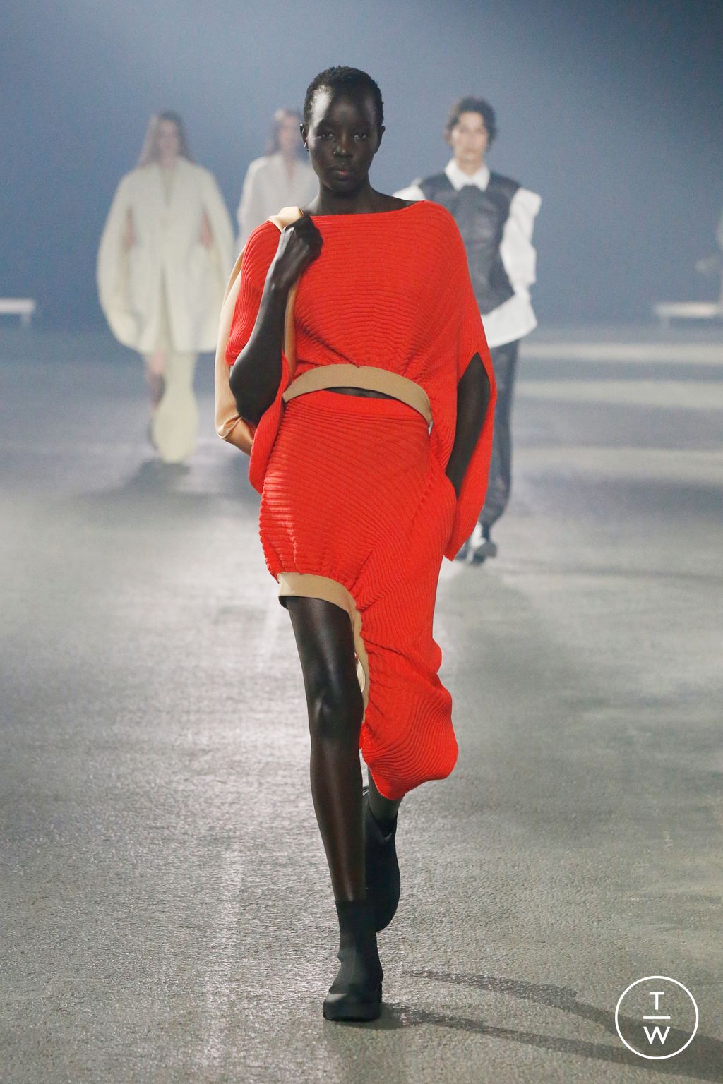 Fashion Week Paris Spring/Summer 2023 look 16 from the Issey Miyake collection 女装