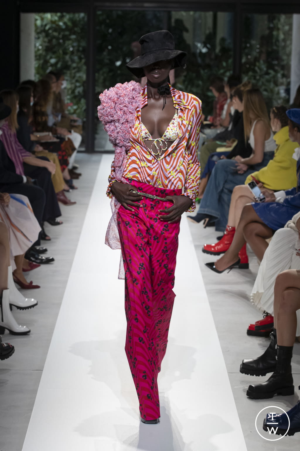 Fashion Week Milan Spring/Summer 2022 look 16 from the Philosophy di Lorenzo Serafini collection womenswear