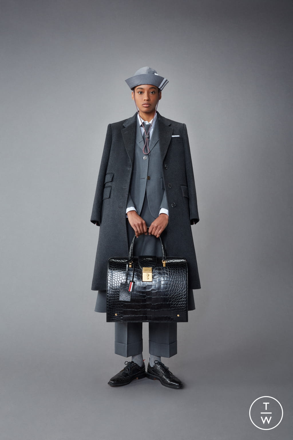 Fashion Week Paris Resort 2022 look 16 from the Thom Browne collection 女装